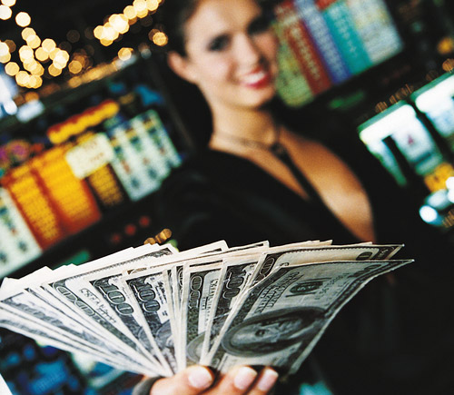 https://www.flowingwatercasino.com/wp-content/uploads/2025/08/casino-winners.jpg